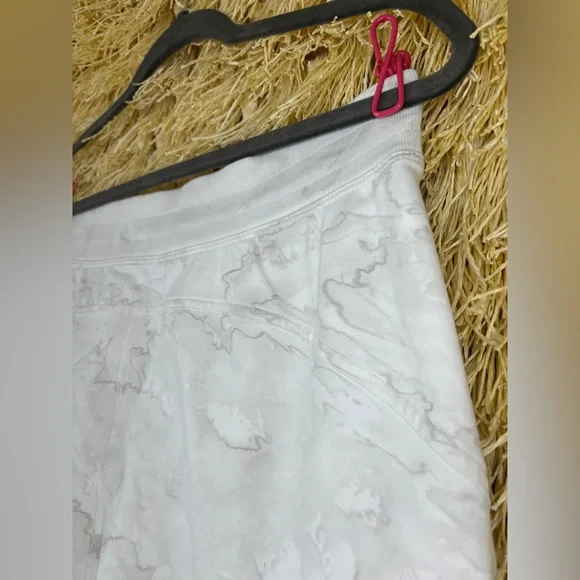 ✨PRISTINE EUC✨ Lululemon LA Sweat Pant 26" Watercolor Wash White / Stargaze- 10 - Picture 7 of 14